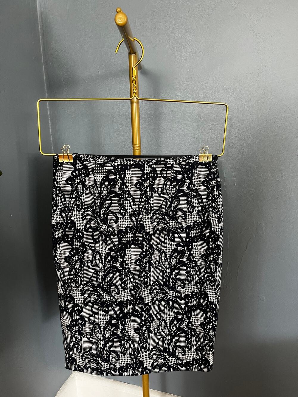 NWT Brooks Brothers Size 8 Black Floral print over houndstooth skirt